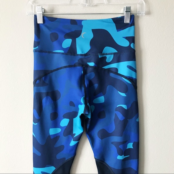 Zyia Navy Camo Mesh Light n Tight Leggings Blue 2 - Picture 9 of 12